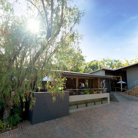 Lowveld Living Guesthouse ネルスプロイト エクステリア 写真