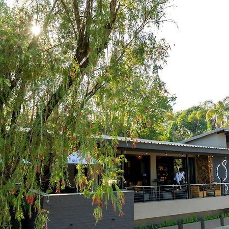 Lowveld Living Guesthouse ネルスプロイト エクステリア 写真