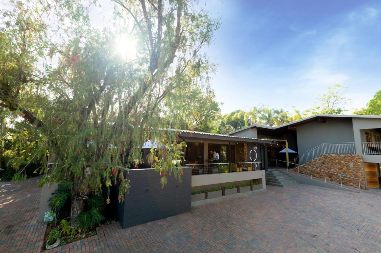 Lowveld Living Guesthouse ネルスプロイト エクステリア 写真