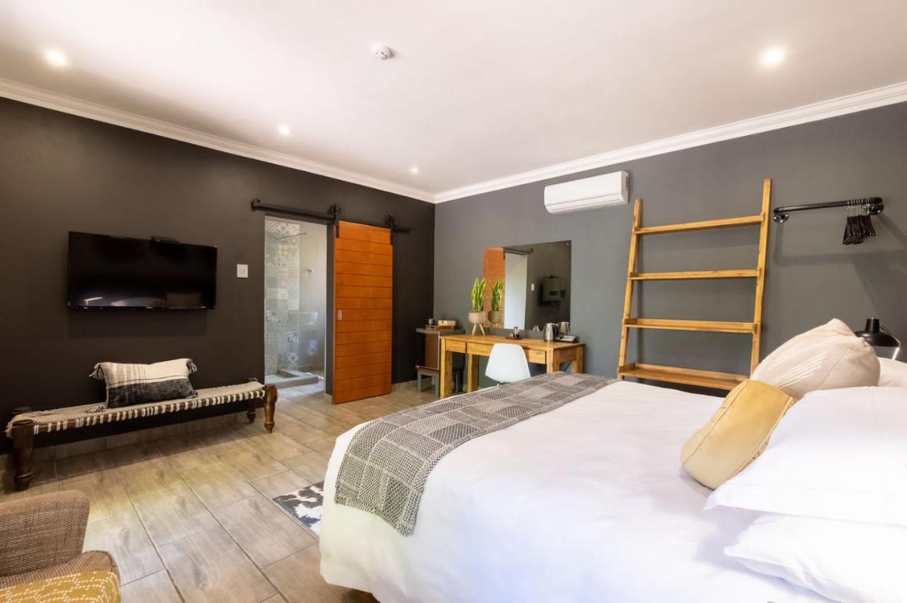 Lowveld Living Guesthouse ネルスプロイト エクステリア 写真